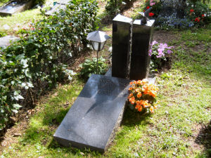 Viimeinen leposija - Olavi Paavolainen 