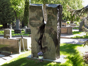 Viimeinen leposija - Juhani Juice Leskinen