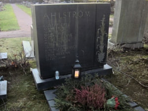 Viimeinen leposija - Liisa Helena Ahlstr�m (os. Tuomi) 