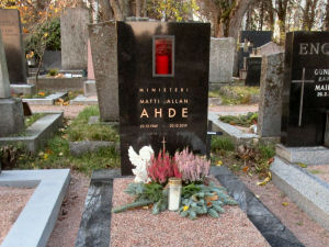 Viimeinen leposija - Matti Allan Ahde 